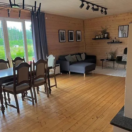Robadeli House