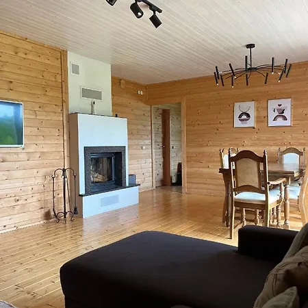 Robadeli House *